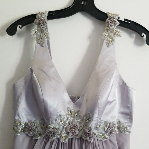 Dresses - Picture 2 of 3